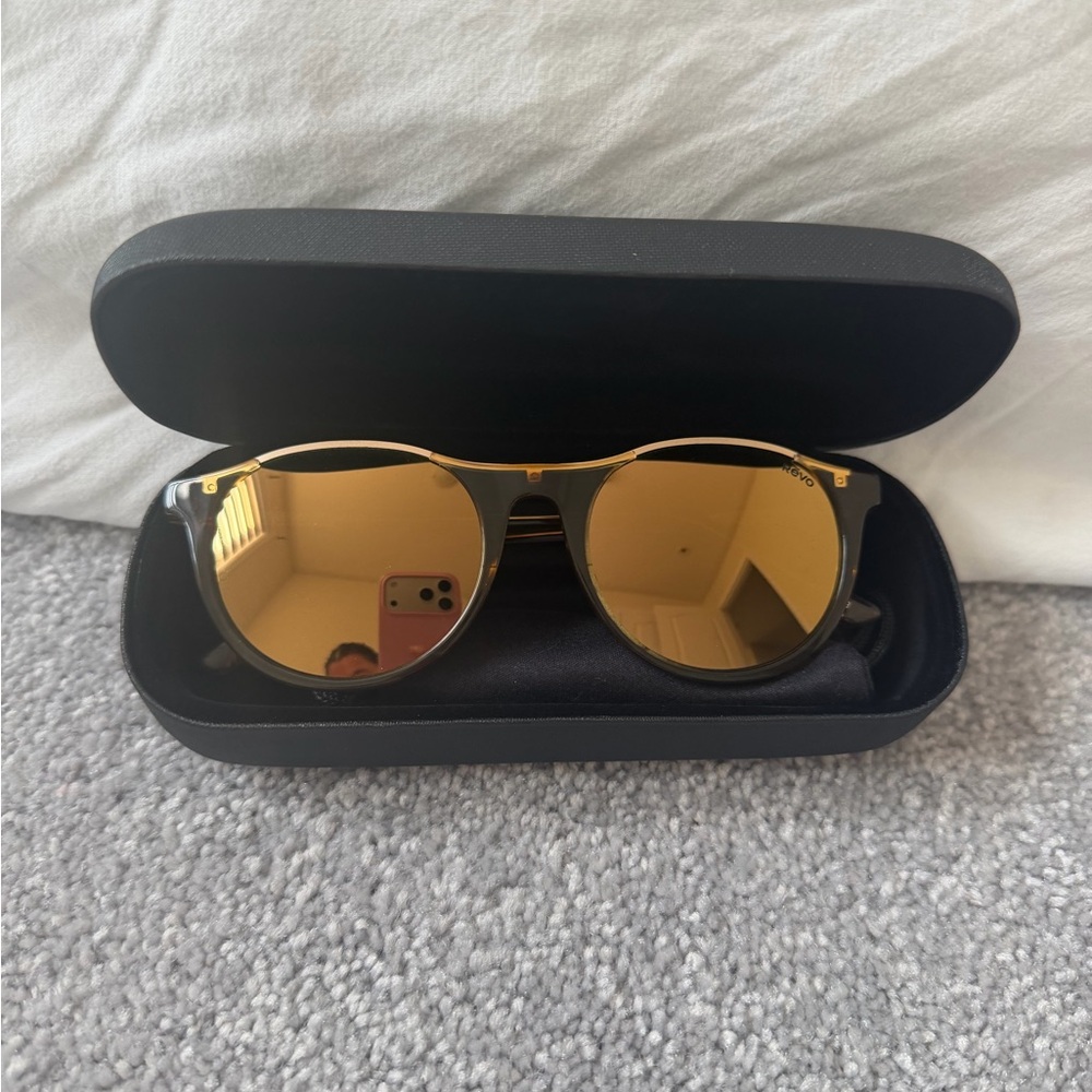 Revo Kendall Toole Sunglasses β Amber Horn / Champagne - Picture 4 of 6